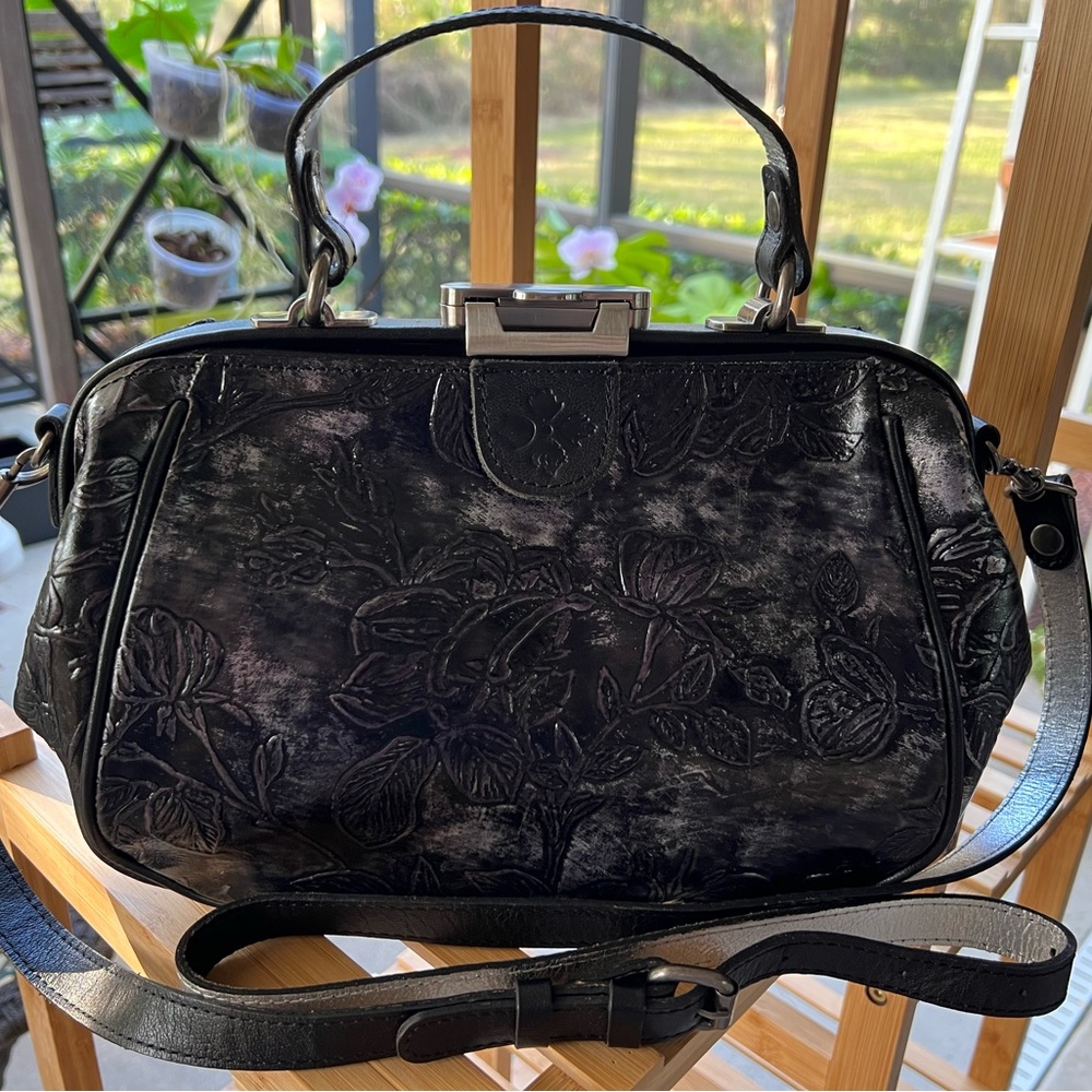 Patricia Nash Gracchi Handbag- Black/Metallic Silver- NWOT Warrant Card Inc.